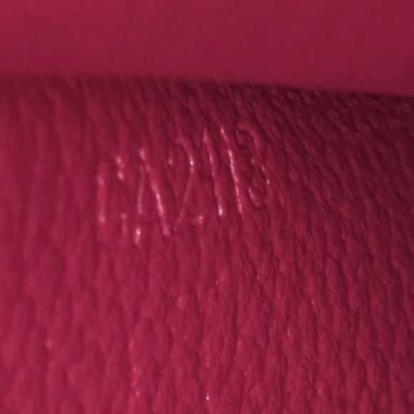 🎀FINAL PRICE🎀LV VERNIS COSMETIC POUCHETTE🎀 - Picture 2 of 8